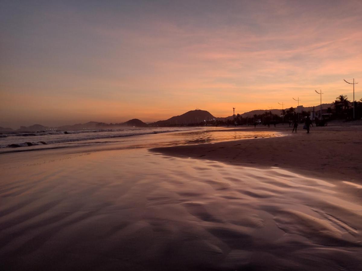 Apartamento Beira Mar - Enseada - Guarujá - 150 metros da praia Exterior foto