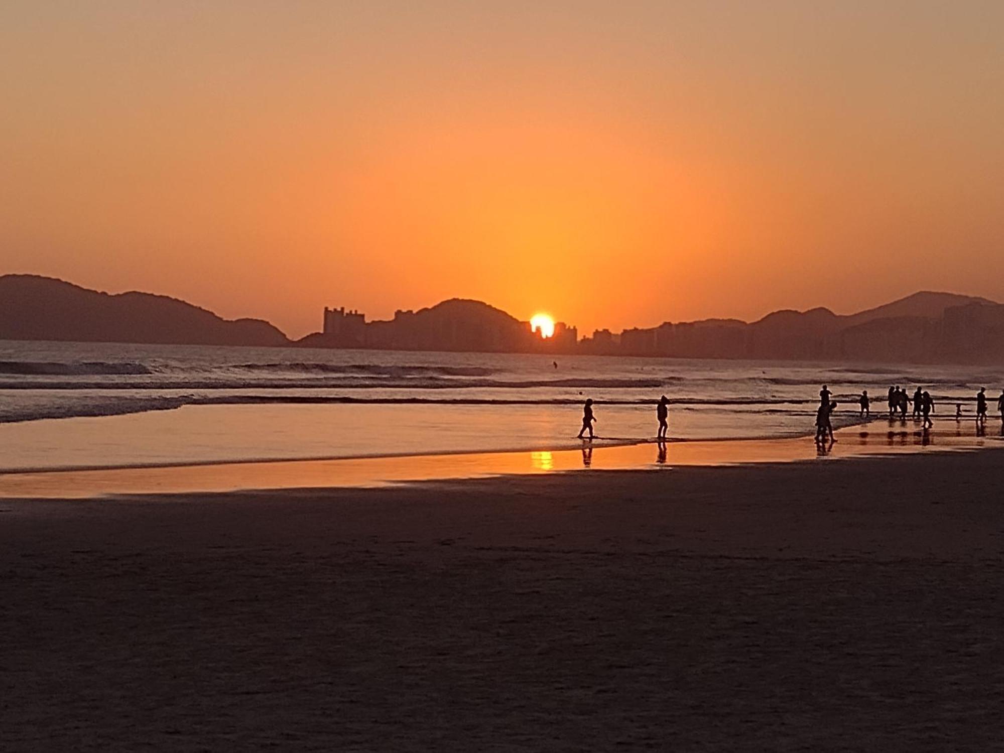 Apartamento Beira Mar - Enseada - Guarujá - 150 metros da praia Exterior foto